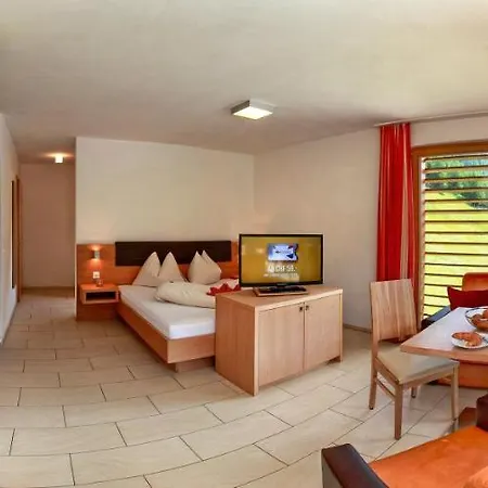 Apart Lischana Apartment *